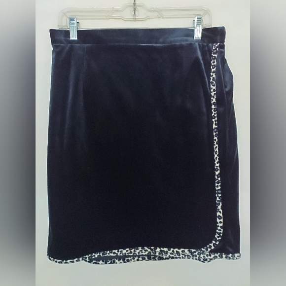 Skirt set by Personality - Picture 9 of 11